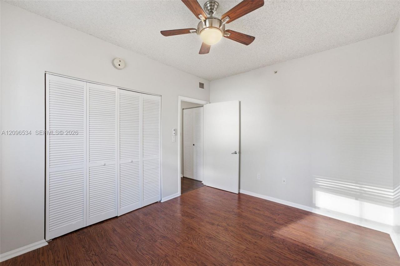 185 SE 14th Ter , Unit 1010, Miami, FL 33131 Photo