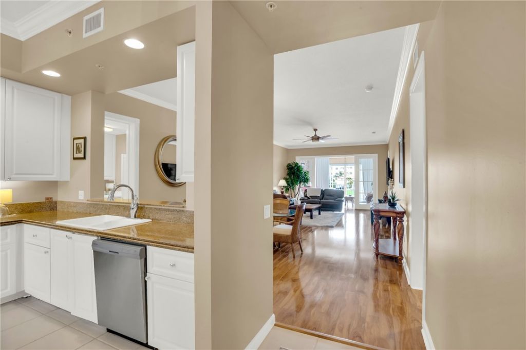 1 Harbour Isle Drive E, Unit 202, Fort Pierce, FL 34949 Photo