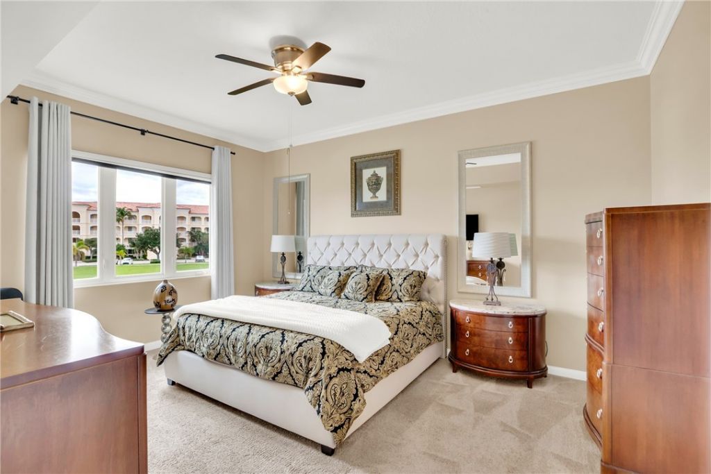 1 Harbour Isle Drive E, Unit 202, Fort Pierce, FL 34949 Photo