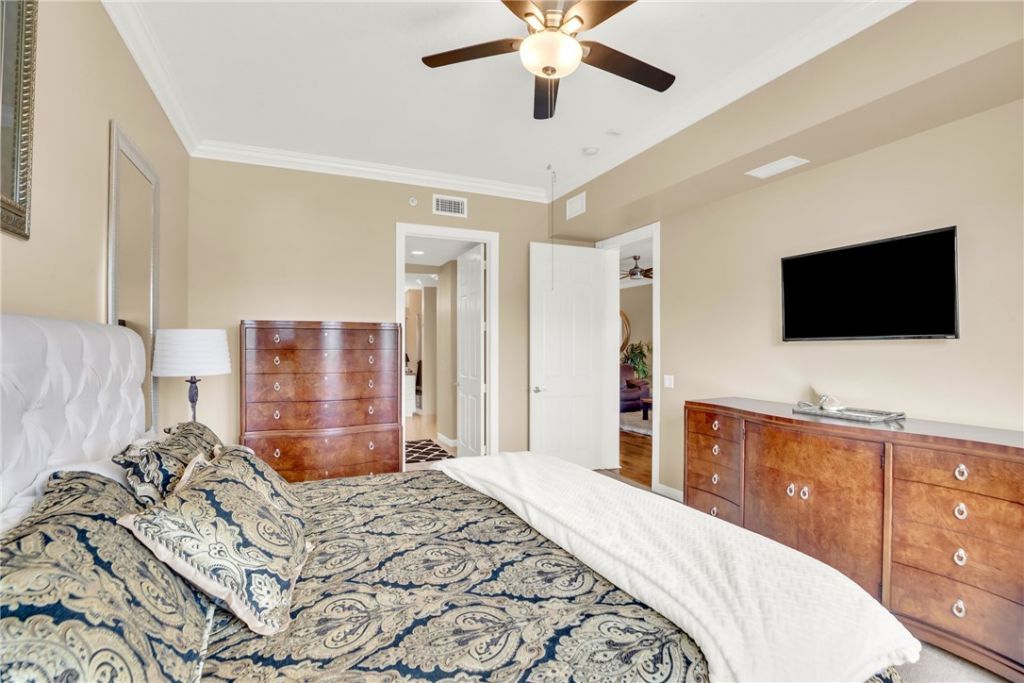 1 Harbour Isle Drive E, Unit 202, Fort Pierce, FL 34949 Photo