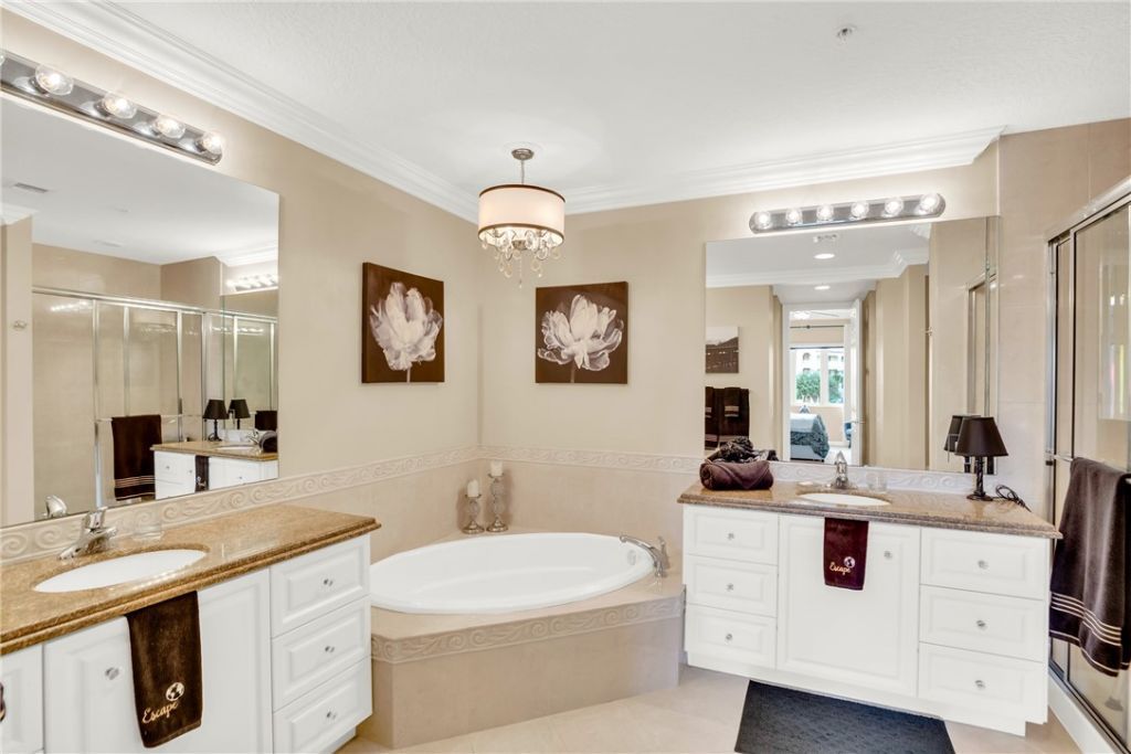 1 Harbour Isle Drive E, Unit 202, Fort Pierce, FL 34949 Photo