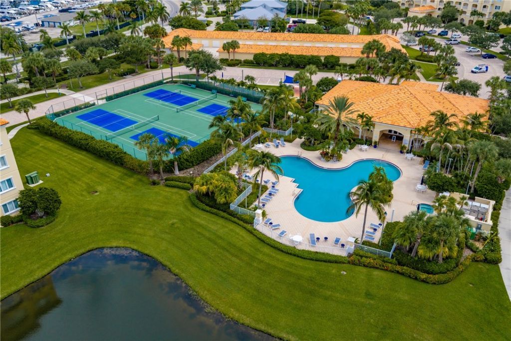 1 Harbour Isle Drive E, Unit 202, Fort Pierce, FL 34949 Photo