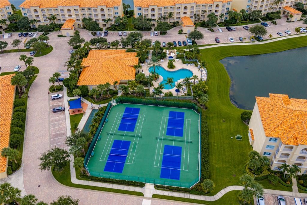 1 Harbour Isle Drive E, Unit 202, Fort Pierce, FL 34949 Photo