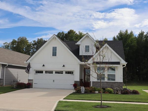2163 Myla Way, Elyria, OH 44035