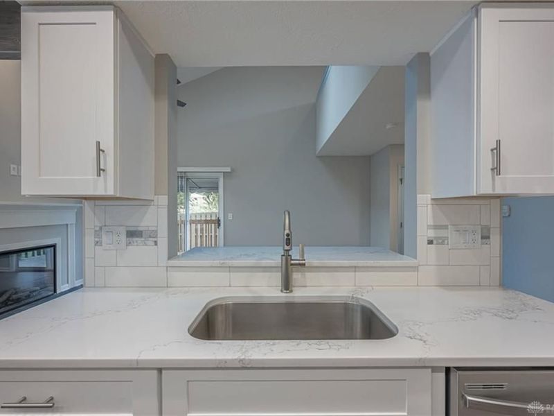 102 Nantucket Landing, Washington Township, OH 45458 Photo 10