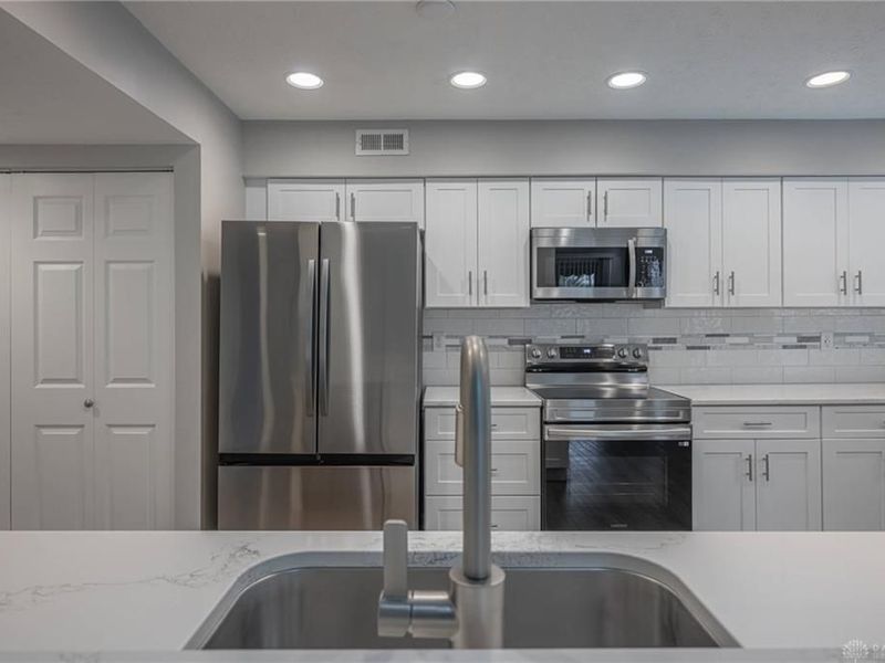 102 Nantucket Landing, Washington Township, OH 45458 Photo 11