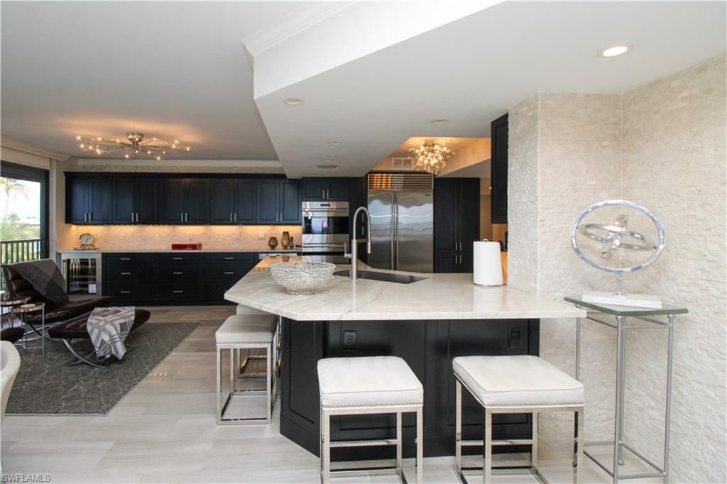 9653 Gulf Shore Dr , Unit 203, Naples, FL 34108 Photo