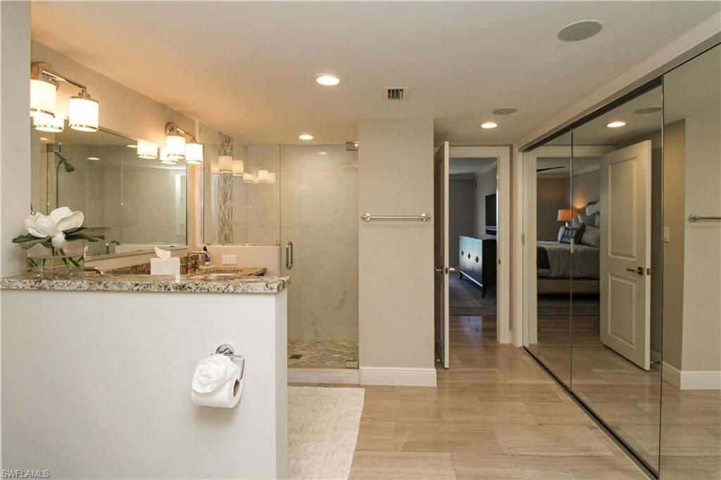 9653 Gulf Shore Dr , Unit 203, Naples, FL 34108 Photo