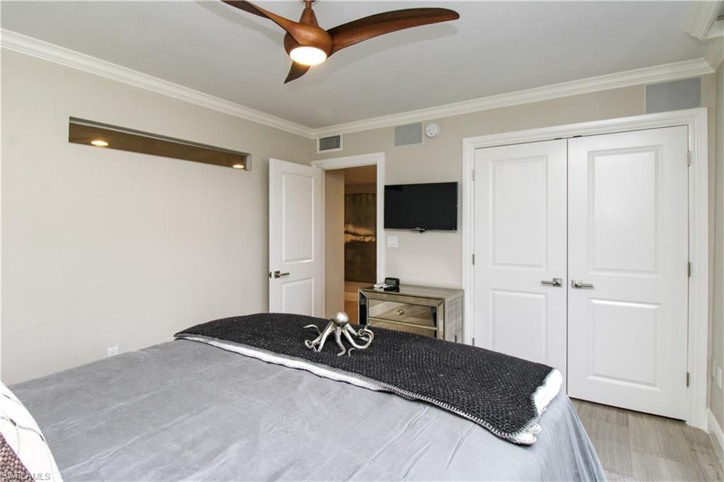 9653 Gulf Shore Dr , Unit 203, Naples, FL 34108 Photo