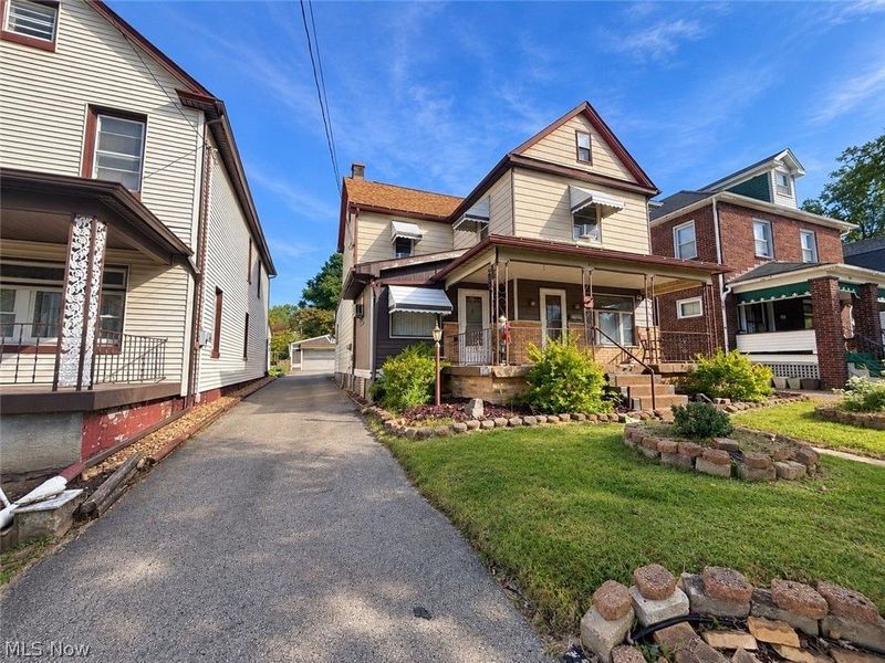 214 Reed Avenue, Campbell, OH 44405 Photo 2