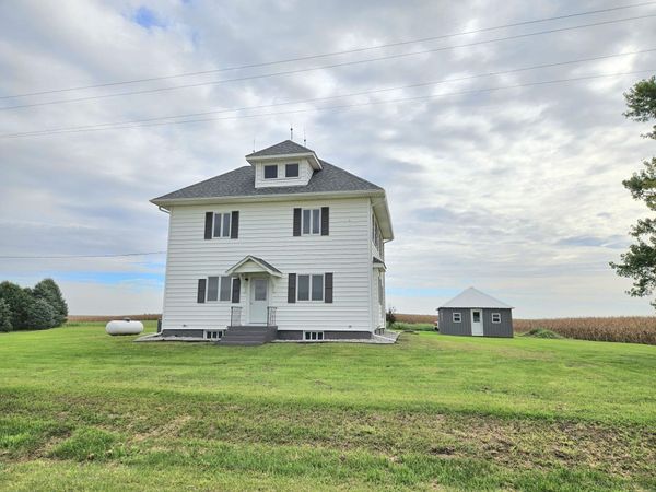 1608 UNION, Bennett, IA 52721