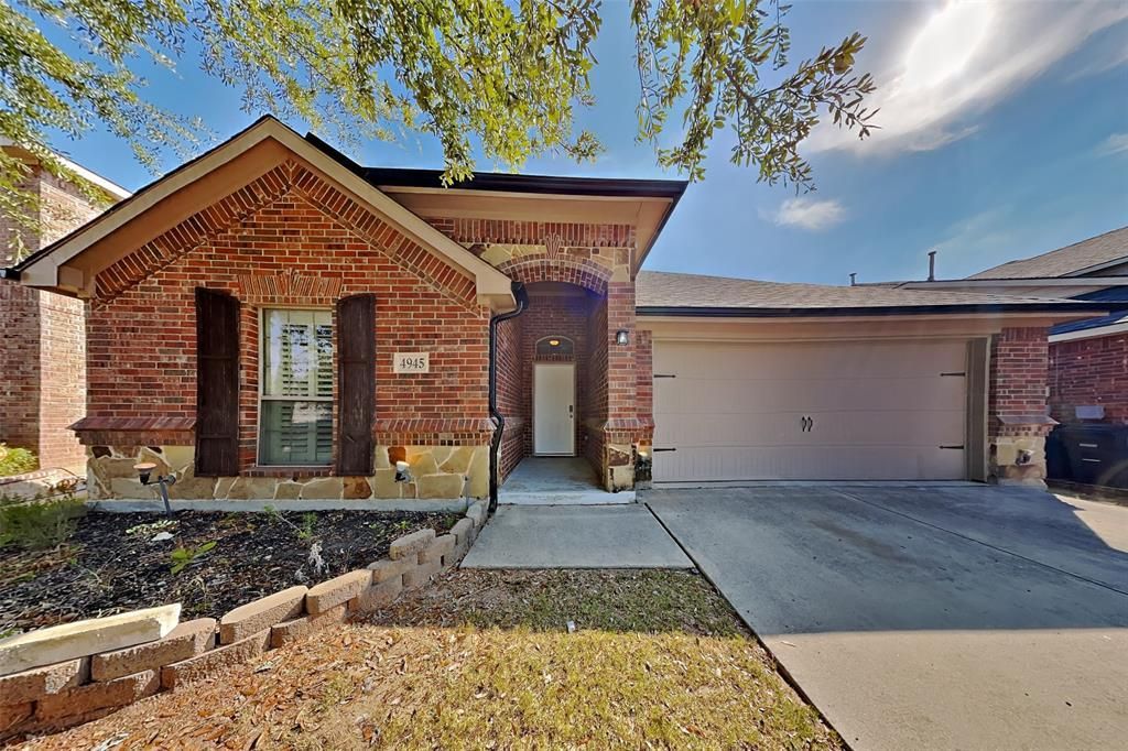 4945 Wild Oats Drive, Fort Worth, TX 76179 Main Photo