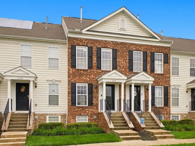 5331 Staircase Falls Drive, Unit 80, Dublin, OH 43016 Photo 2