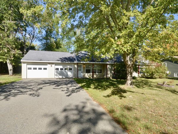 16 Oak Street, Newport, ME 04953