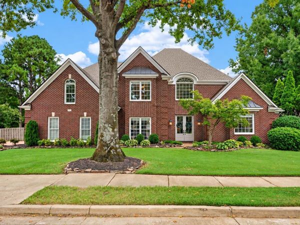 1900 LONHILL DR, Collierville, TN 38017