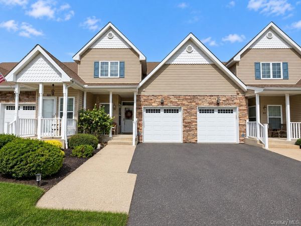 55 Rose Lane , Mount Sinai, NY 11766