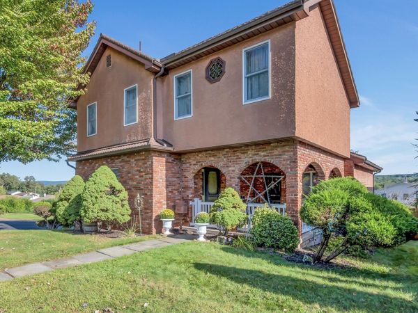 1001 Baker Street , Taylor, PA 18517