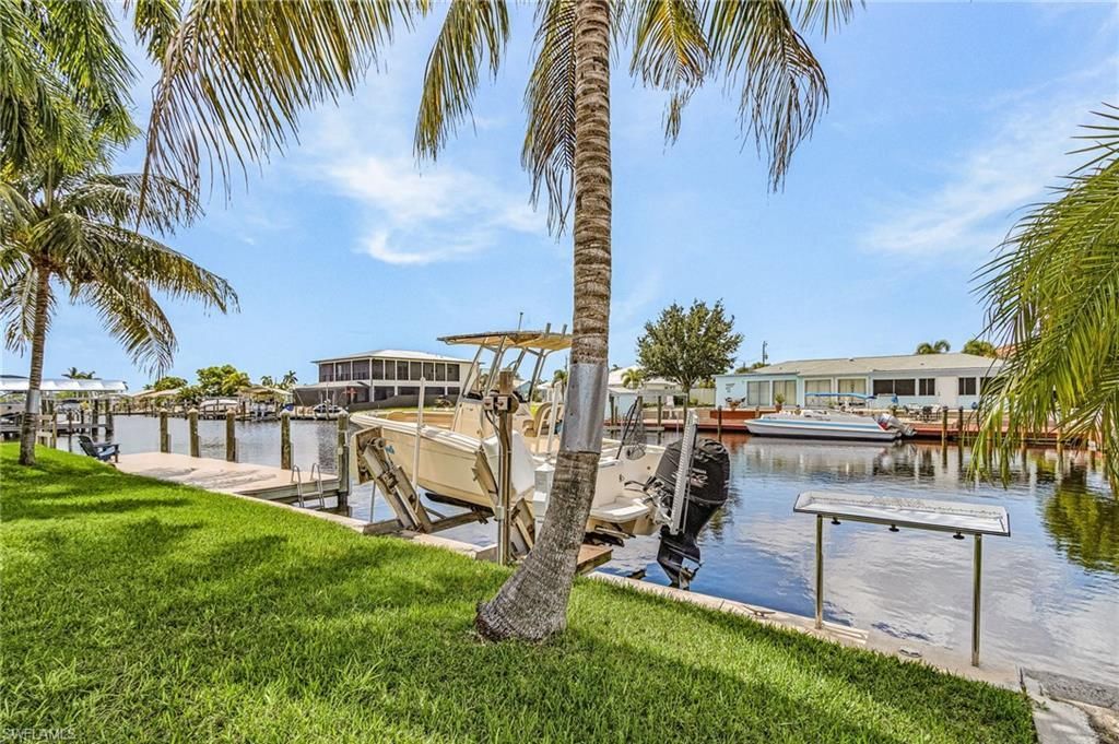 12277 Boat Shell Dr, Matlacha Isles, FL 33991 Photo