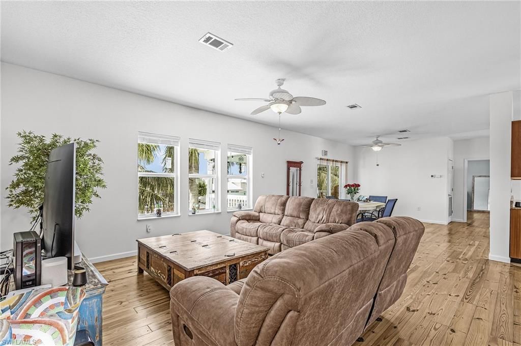 12277 Boat Shell Dr, Matlacha Isles, FL 33991 Photo