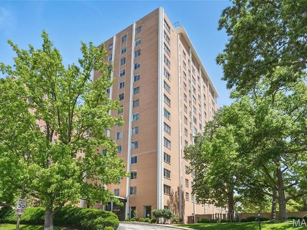900 S Hanley Road , Unit 1B, Clayton, MO 63105