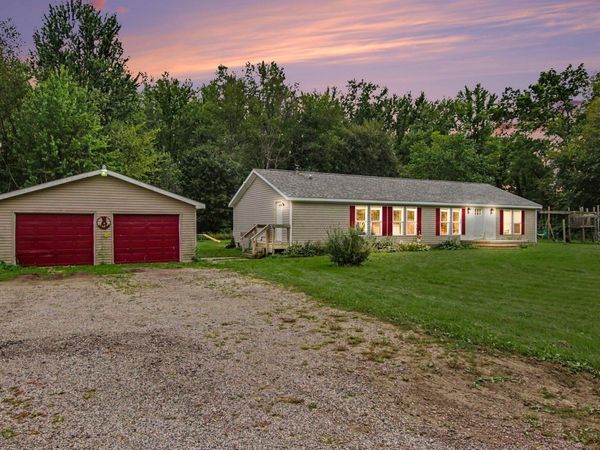 17954 Michigan 60, Tekonsha, MI 49092