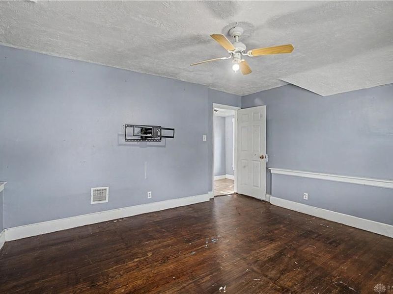 24 N Quentin Avenue, Dayton, OH 45403 Photo 8