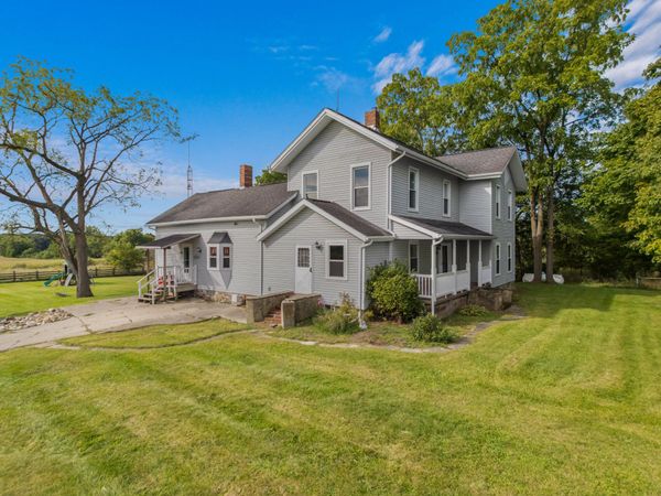 3771 Reading Road E, Osseo, MI 49266