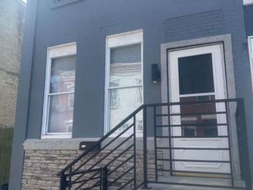 810 W Birch Street, Philadelphia, PA 19133 Main Photo
