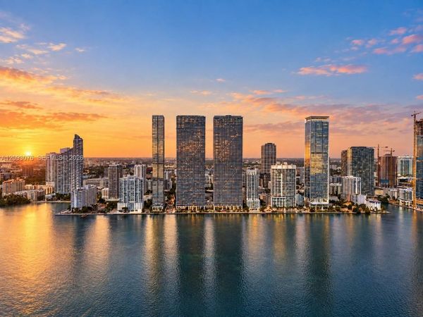 700 NE 24th St , Unit 2201, Miami, FL 33137