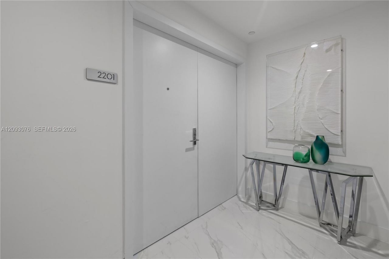 700 NE 24th St, Unit 2201, Miami, FL 33137 Photo