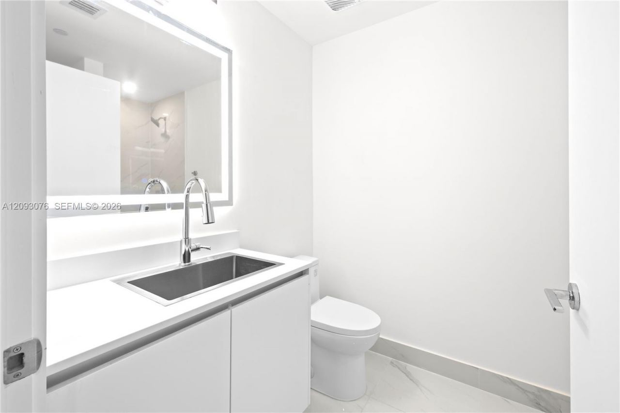 700 NE 24th St, Unit 2201, Miami, FL 33137 Photo