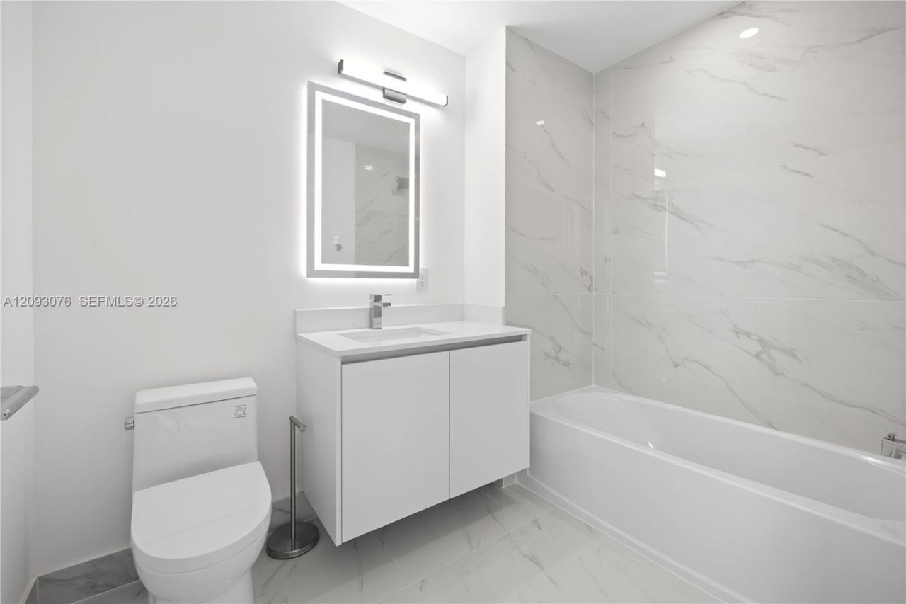 700 NE 24th St, Unit 2201, Miami, FL 33137 Photo