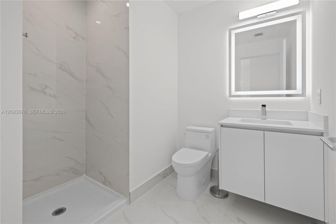 700 NE 24th St, Unit 2201, Miami, FL 33137 Photo