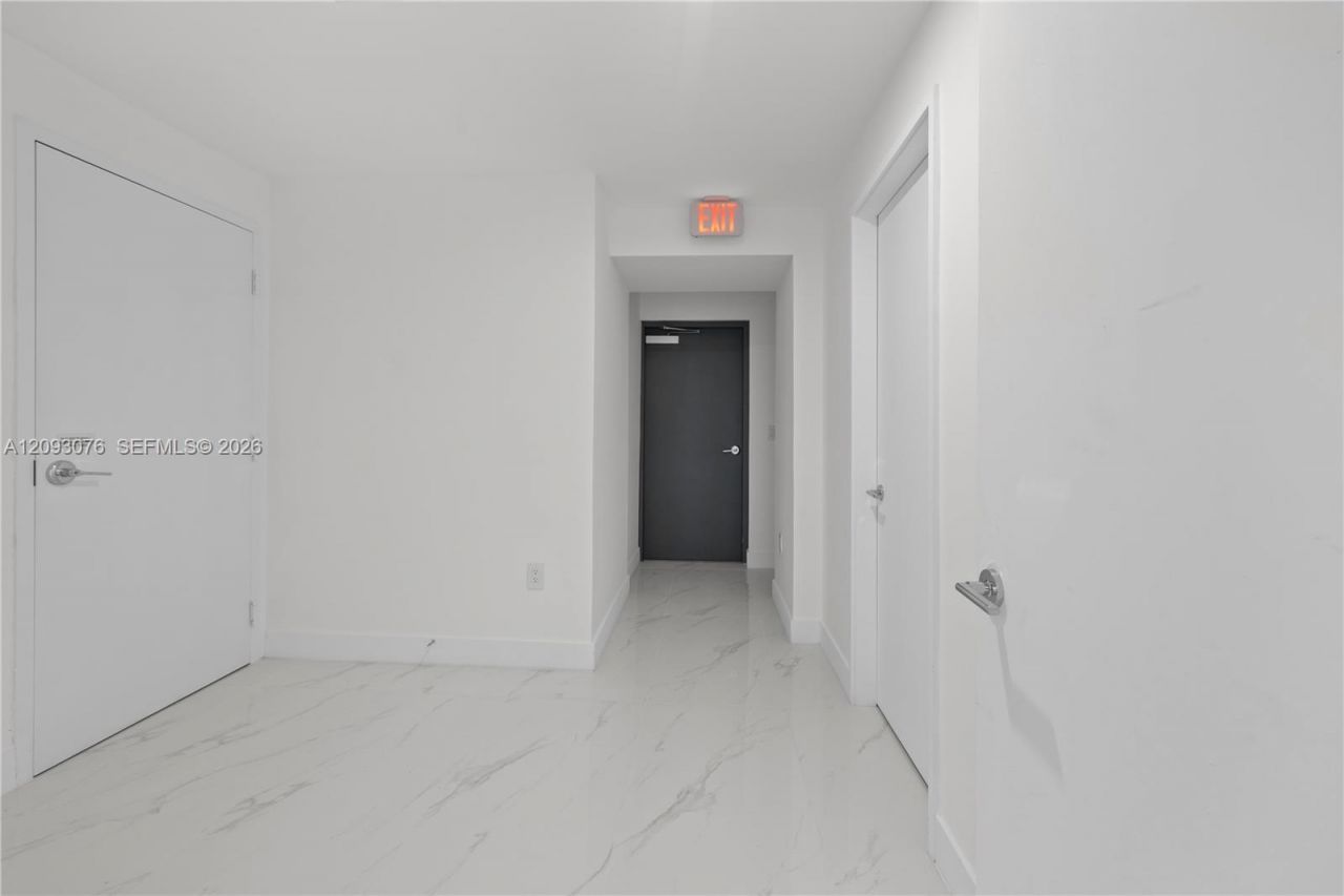 700 NE 24th St, Unit 2201, Miami, FL 33137 Photo