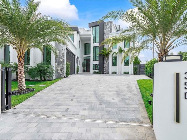 350 Circle Dr , Pompano Beach, FL 33062