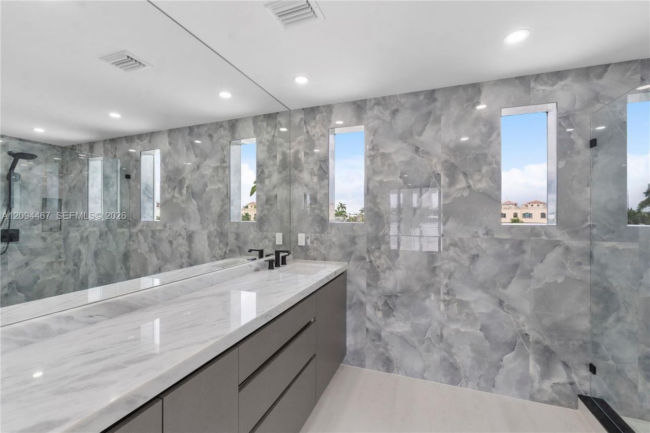 350 Circle Dr, Pompano Beach, FL 33062 Photo
