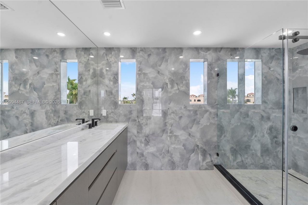 350 Circle Dr, Pompano Beach, FL 33062 Photo