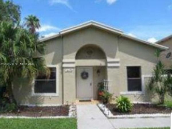 6472 SW 152nd Cir Pl , Unit 14-72, Miami, FL 33193