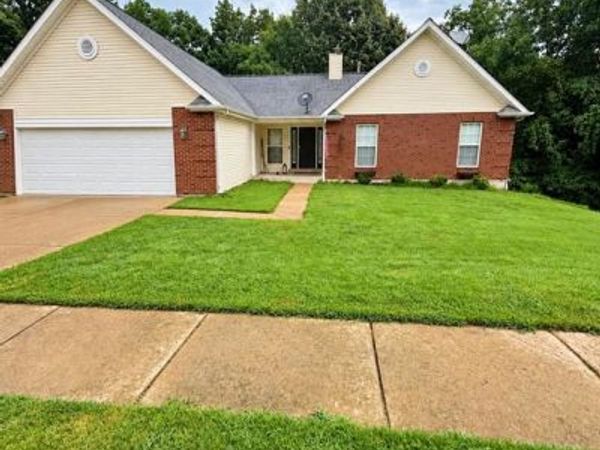 1656 Ivy Chase Lane , Fenton, MO 63026