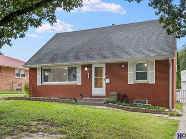 4225 Pioneers Boulevard, Lincoln, NE 68516