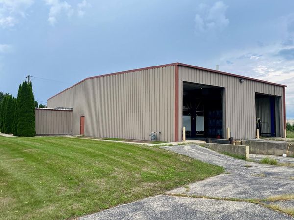 814 E Comercial AVENUE, Whitewater, WI 53190
