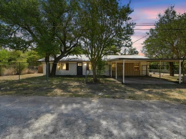 102 Creek Drive , Whitney, TX 76692