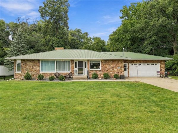 1761 Franklin Road , Franklin Grove, IL 61031