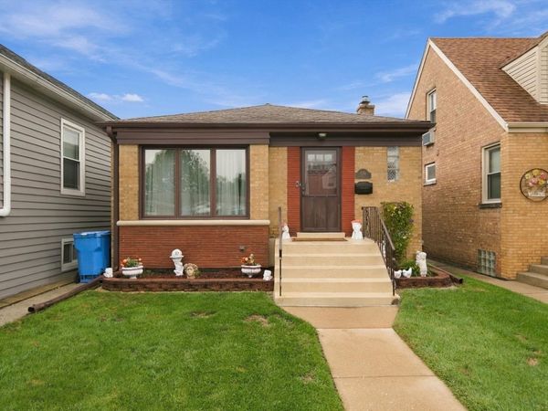 3242 N Oleander Avenue , Chicago, IL 60634