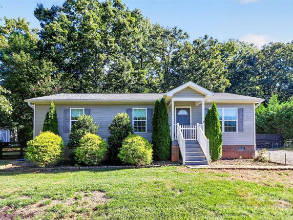 2454 Oak Valley Lane , Maiden, NC 28650