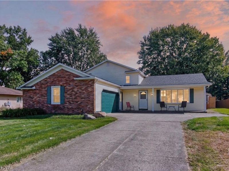6005 Opal Street, North Ridgeville, OH 44039 Photo 2