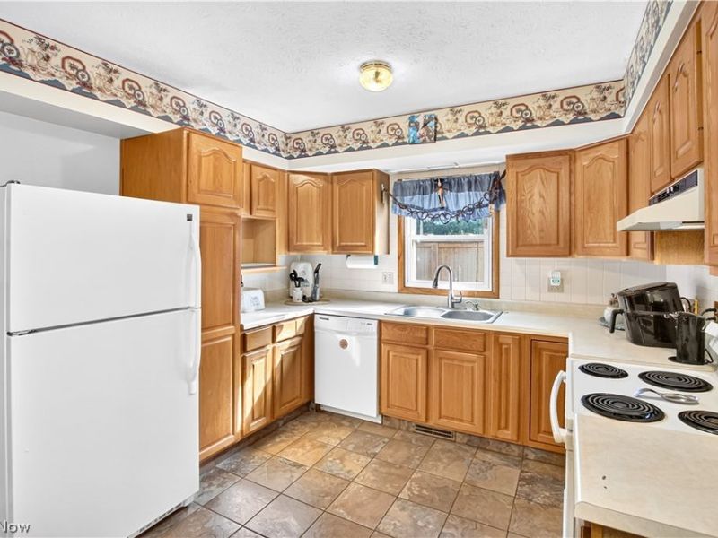 6005 Opal Street, North Ridgeville, OH 44039 Photo 6