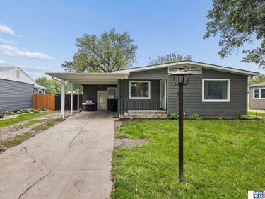 34 Edison Avenue, York, NE 68467