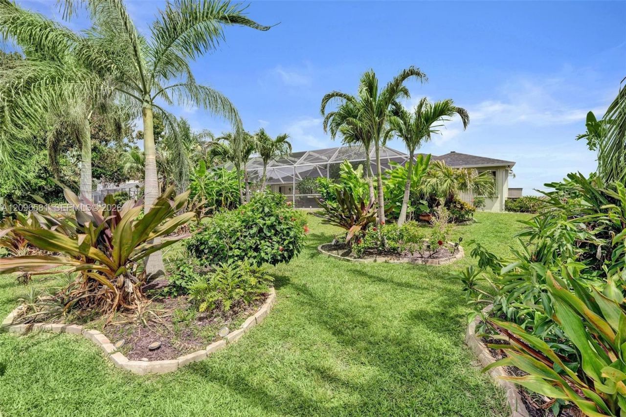 464 NE Cornwall Avenue, Port Saint Lucie, FL 34983 Photo