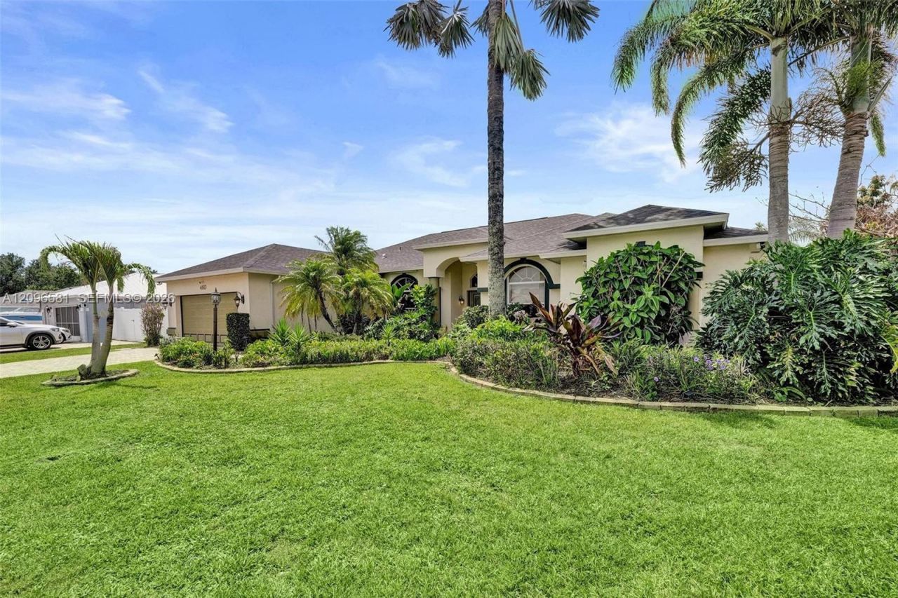 464 NE Cornwall Avenue, Port Saint Lucie, FL 34983 Photo